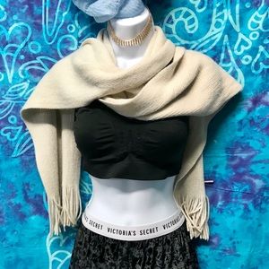💥3/$13 EUC 🌸 Victoria’s Secret Shimmer Cozy Scarf